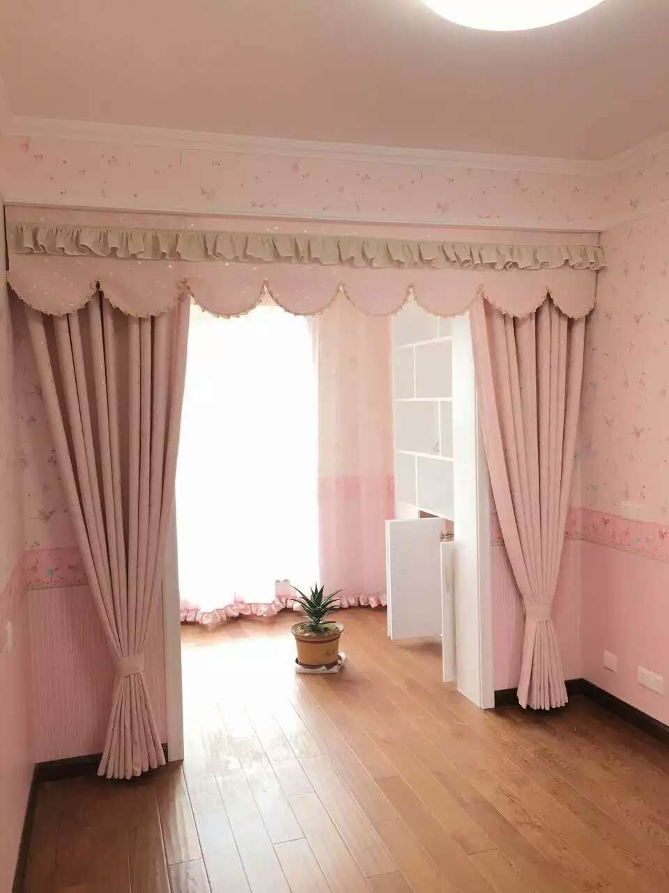 粉色窗帘定做